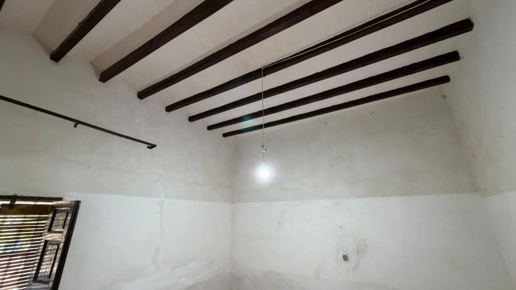 5 soveværelse Finca/Landehus til salg i La Romana med garage - € 149.000 (Ref: 9966352)