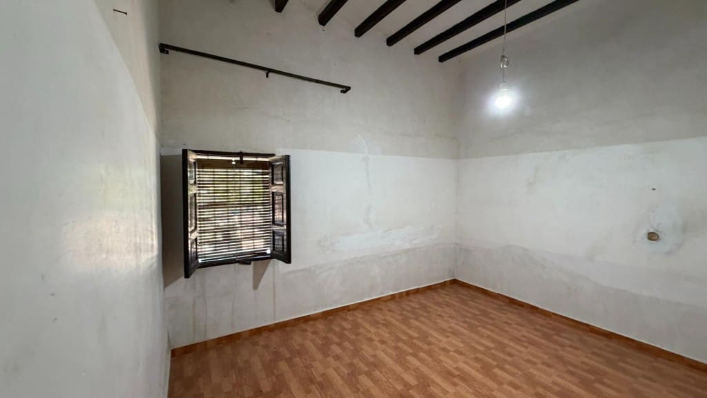 5 soveværelse Finca/Landehus til salg i La Romana med garage - € 149.000 (Ref: 9966352)