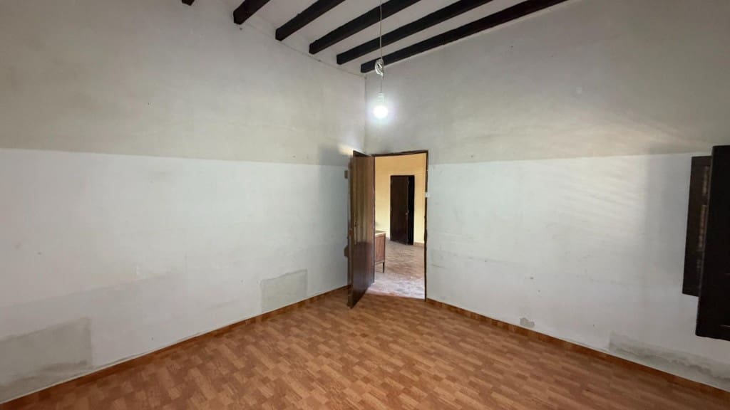 5 soveværelse Finca/Landehus til salg i La Romana med garage - € 149.000 (Ref: 9966352)
