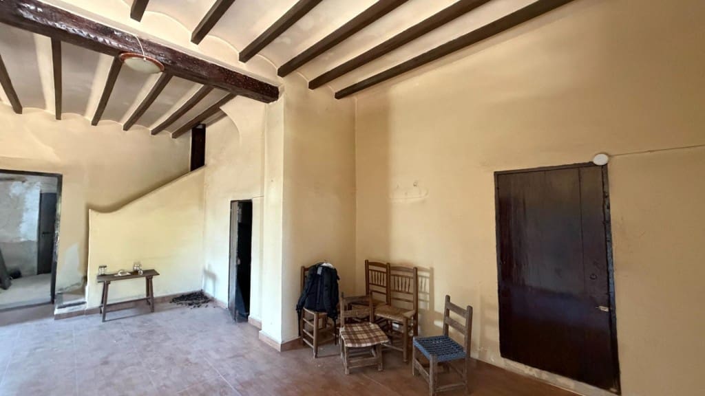 5 soveværelse Finca/Landehus til salg i La Romana med garage - € 149.000 (Ref: 9966352)