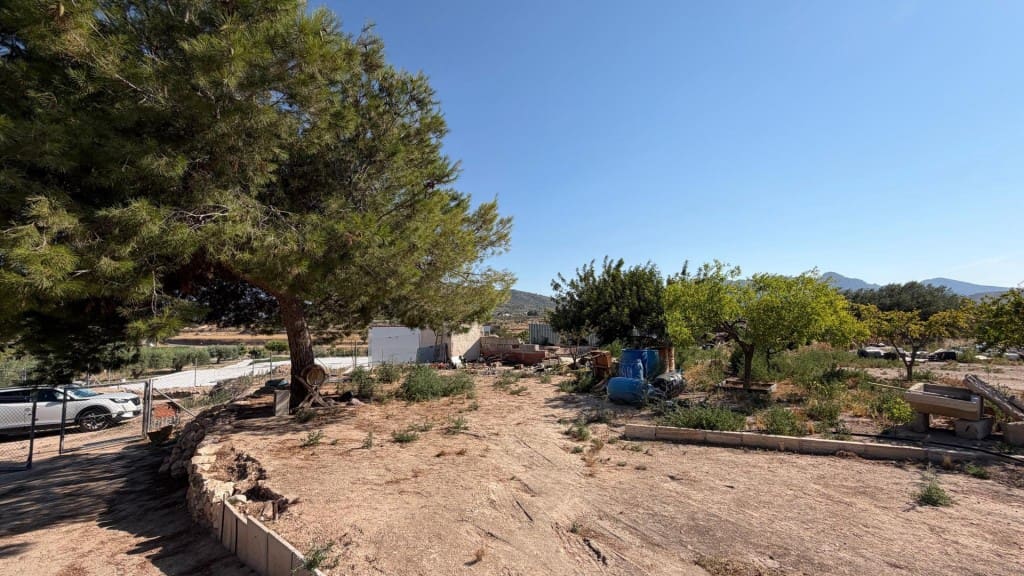 5 soveværelse Finca/Landehus til salg i La Romana med garage - € 149.000 (Ref: 9966352)