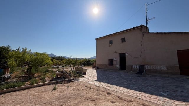 5 soveværelse Finca/Landehus til salg i La Romana med garage - € 149.000 (Ref: 9966352)