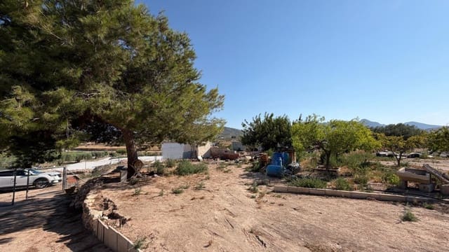 5 soveværelse Finca/Landehus til salg i La Romana med garage - € 149.000 (Ref: 9966352)