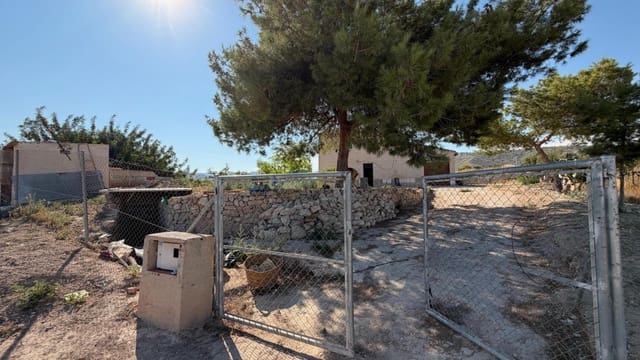 5 soveværelse Finca/Landehus til salg i La Romana med garage - € 149.000 (Ref: 9966352)