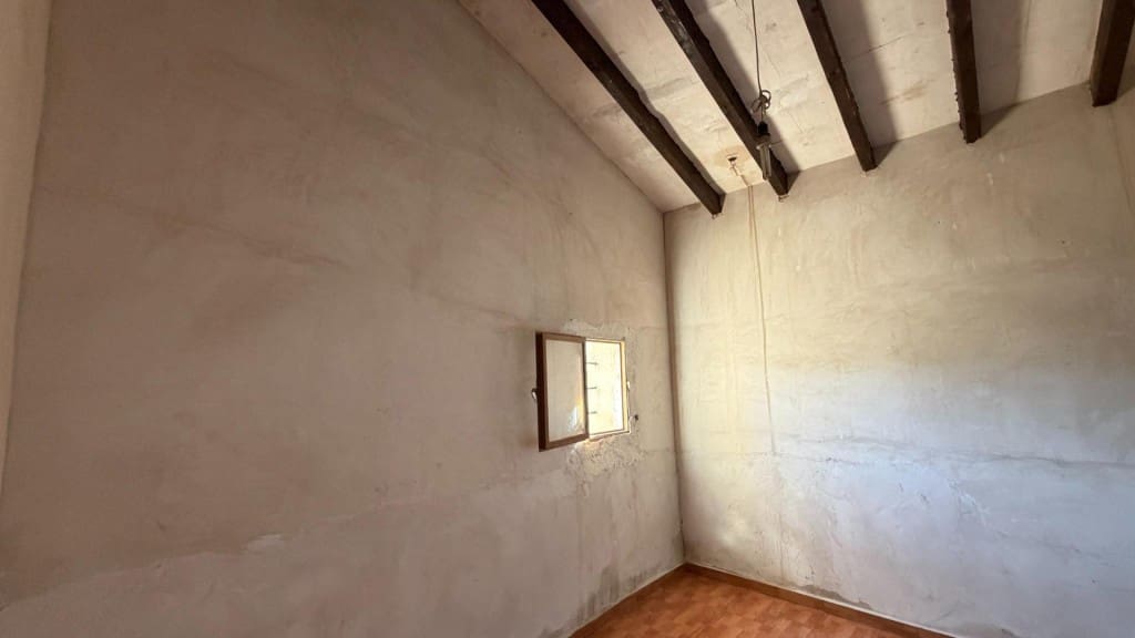 5 soveværelse Finca/Landehus til salg i La Romana med garage - € 149.000 (Ref: 9966352)