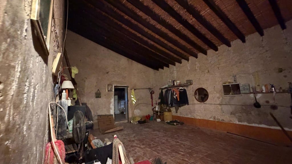 5 soveværelse Finca/Landehus til salg i La Romana med garage - € 149.000 (Ref: 9966352)