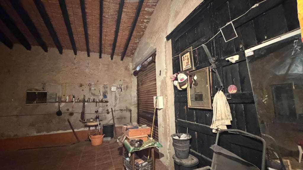 5 soveværelse Finca/Landehus til salg i La Romana med garage - € 149.000 (Ref: 9966352)