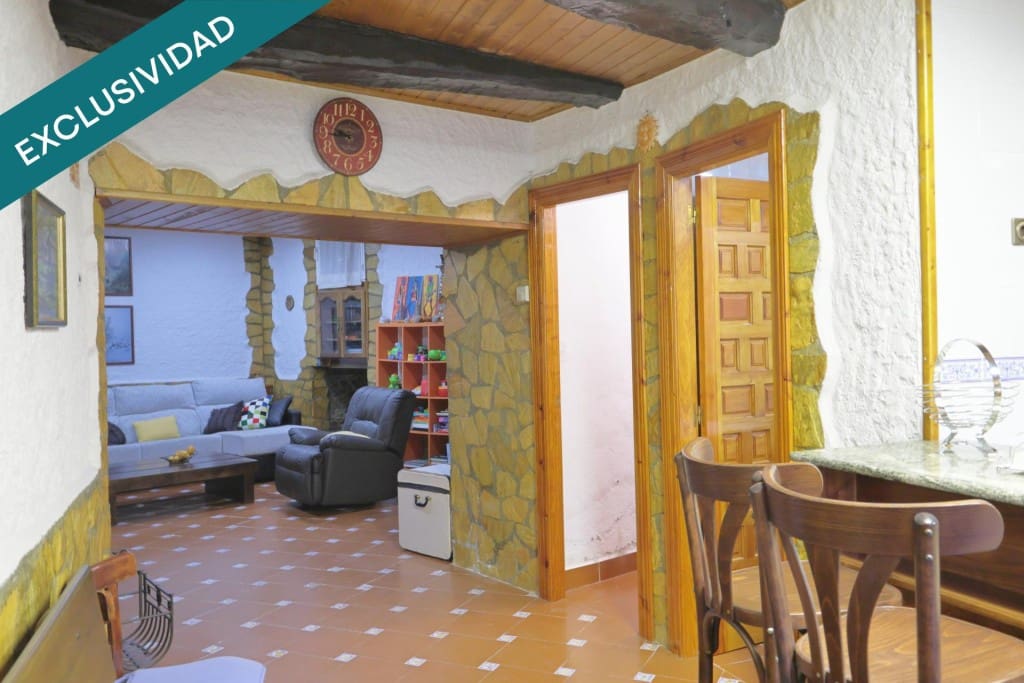 3 bedroom Villa for sale in Vega de Espinareda - € 105,000 (Ref: 9970321)