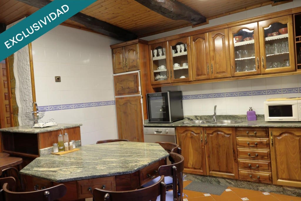 3 bedroom Villa for sale in Vega de Espinareda - € 105,000 (Ref: 9970321)