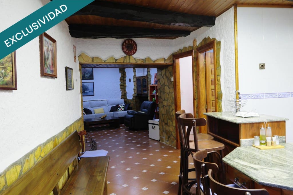 3 bedroom Villa for sale in Vega de Espinareda - € 105,000 (Ref: 9970321)