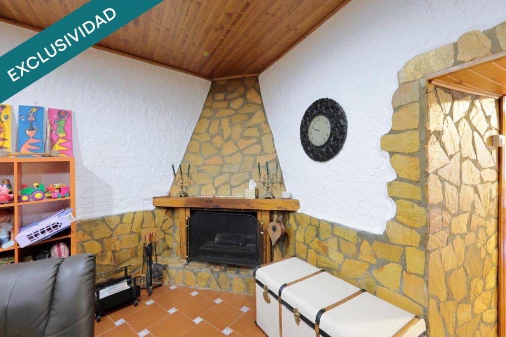3 bedroom Villa for sale in Vega de Espinareda - € 105,000 (Ref: 9970321)