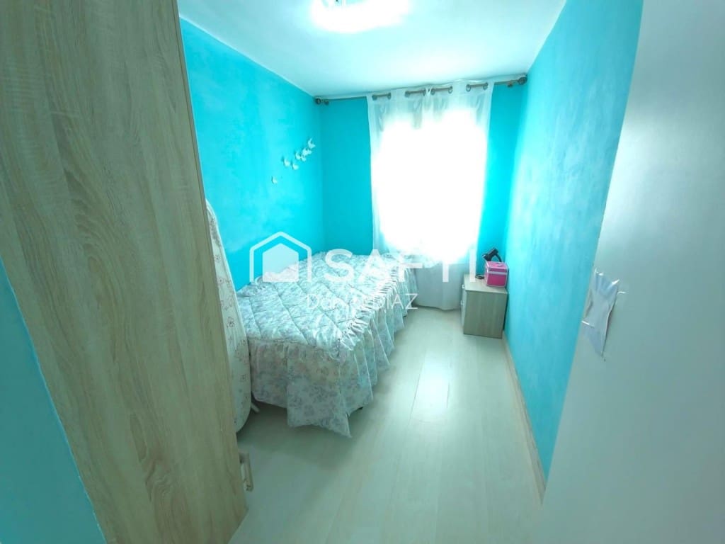 3 bedroom Apartment for sale in Badalona - € 135,000 (Ref: 9973032)