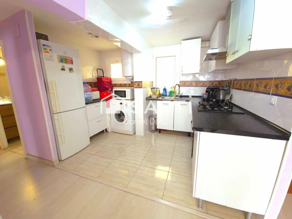 3 bedroom Apartment for sale in Badalona - € 135,000 (Ref: 9973032)