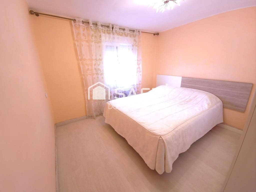 3 bedroom Apartment for sale in Badalona - € 135,000 (Ref: 9973032)