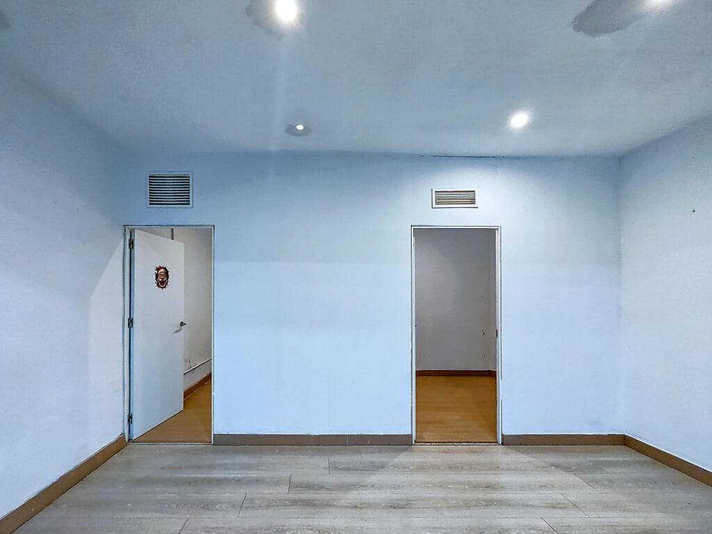 2 bedroom Apartment for sale in Barcelona city - € 230,000 (Ref: 9973036)