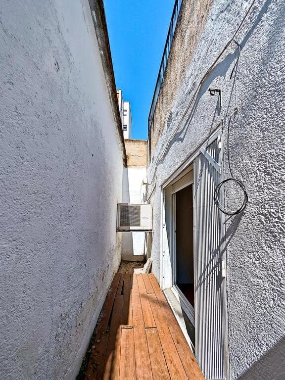 2 bedroom Apartment for sale in Barcelona city - € 230,000 (Ref: 9973036)