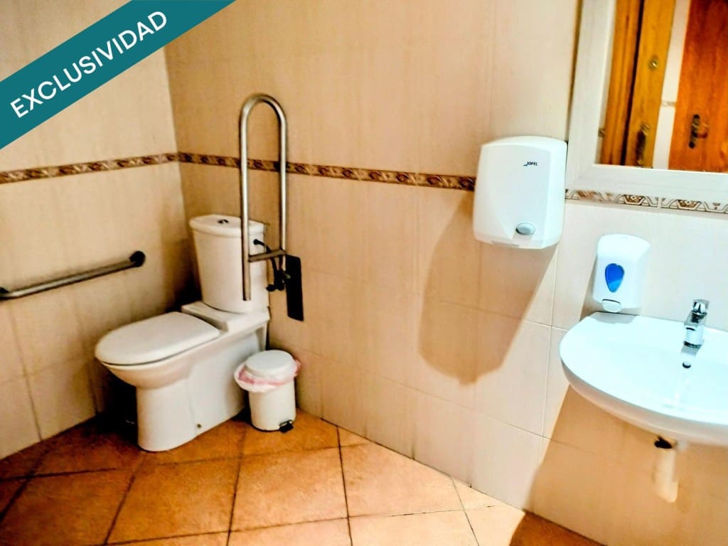 Kommersiell til salgs i Pineda de Mar - € 235 000 (Ref: 9975027)