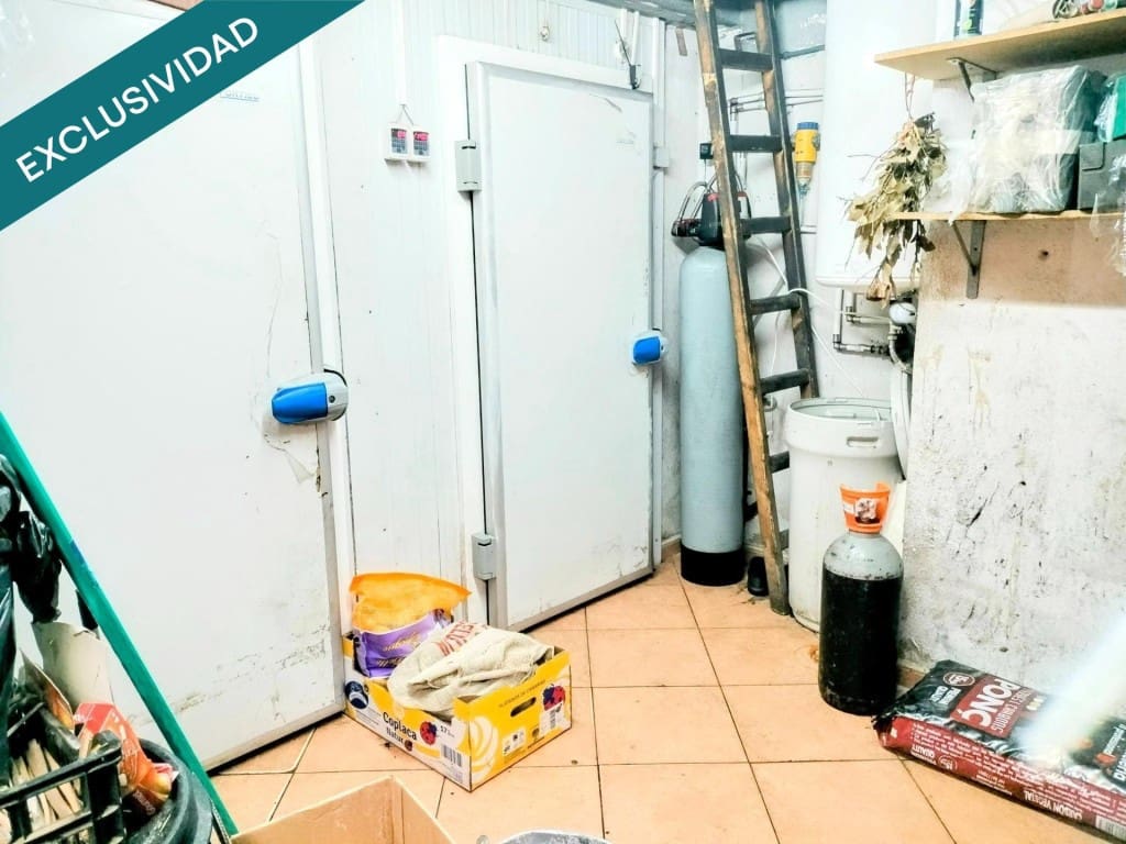 Kommersiell til salgs i Pineda de Mar - € 235 000 (Ref: 9975027)
