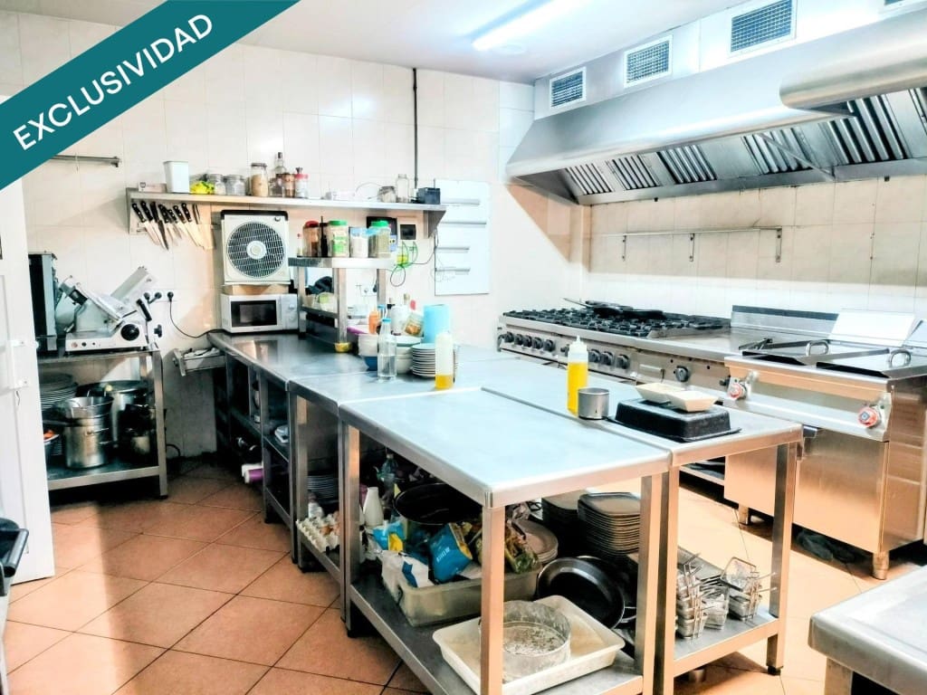 Kommersiell til salgs i Pineda de Mar - € 235 000 (Ref: 9975027)