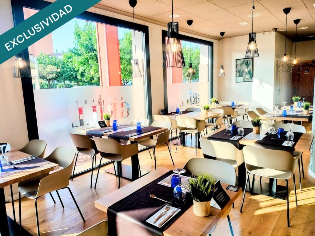 Kommersiell til salgs i Pineda de Mar - € 235 000 (Ref: 9975027)