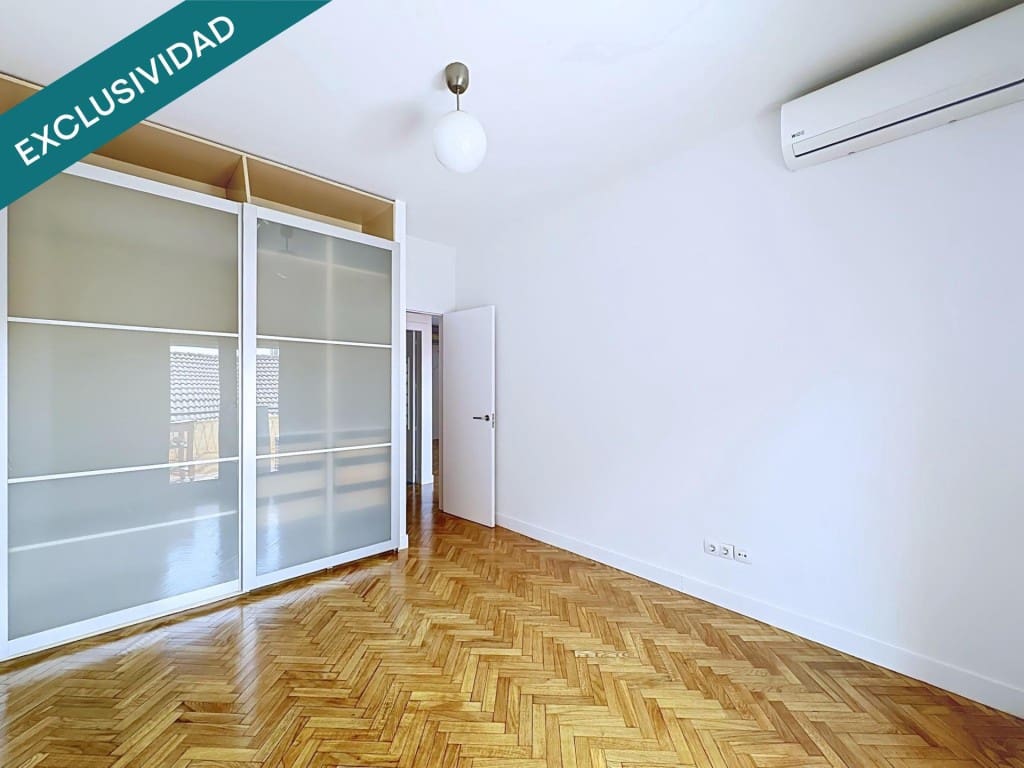 2 bedroom Apartment for sale in San Sebastian de los Reyes - € 330,000 (Ref: 9975029)