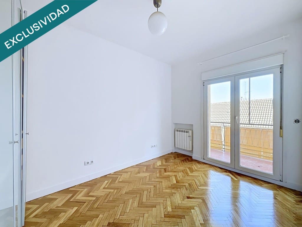 2 bedroom Apartment for sale in San Sebastian de los Reyes - € 330,000 (Ref: 9975029)