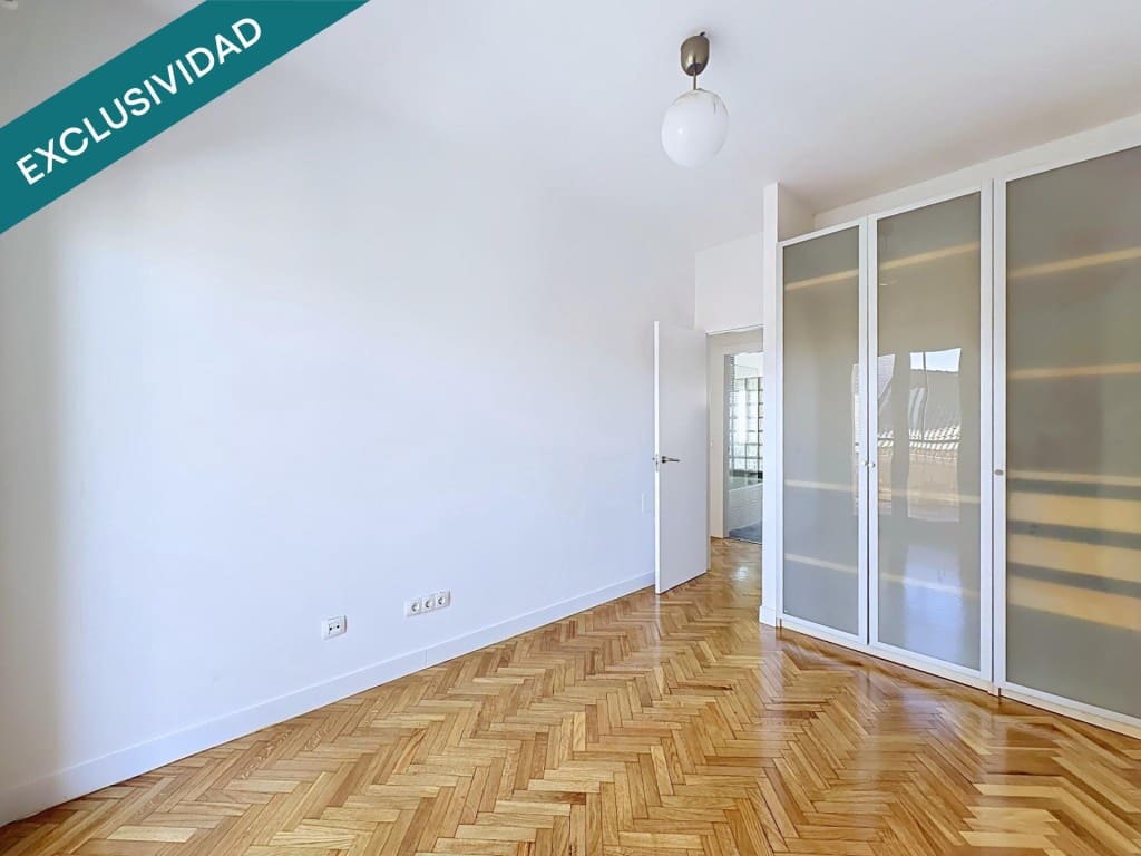 2 bedroom Apartment for sale in San Sebastian de los Reyes - € 330,000 (Ref: 9975029)