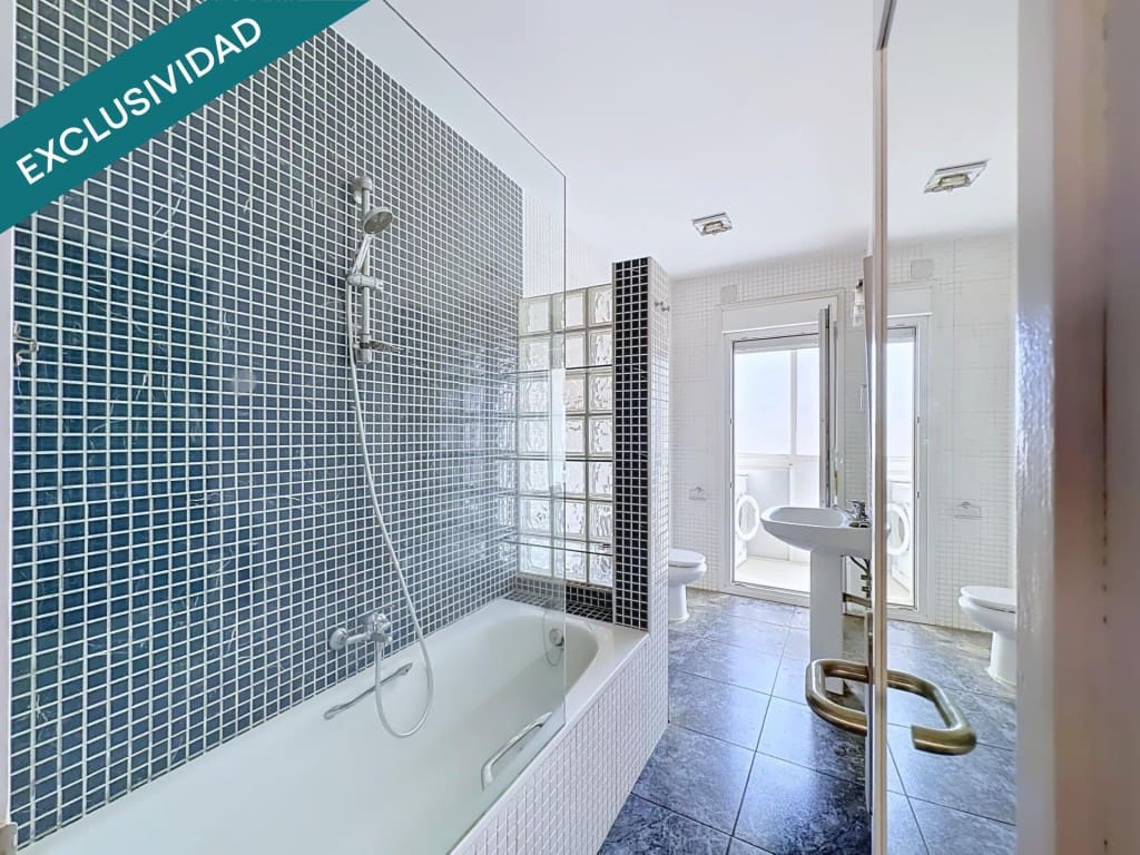 2 bedroom Apartment for sale in San Sebastian de los Reyes - € 330,000 (Ref: 9975029)