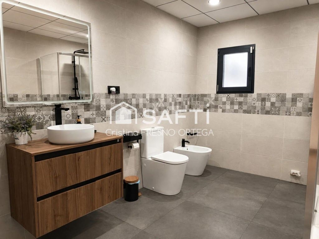 4 soverom Villa til salgs i Els Pallaresos med svømmebasseng garasje - € 548 000 (Ref: 9975030)