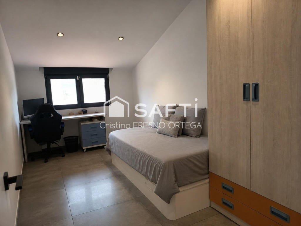 4 soverom Villa til salgs i Els Pallaresos med svømmebasseng garasje - € 548 000 (Ref: 9975030)