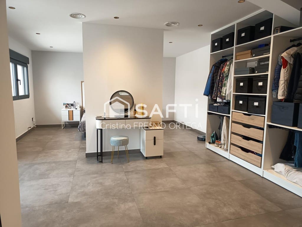 4 soverom Villa til salgs i Els Pallaresos med svømmebasseng garasje - € 548 000 (Ref: 9975030)