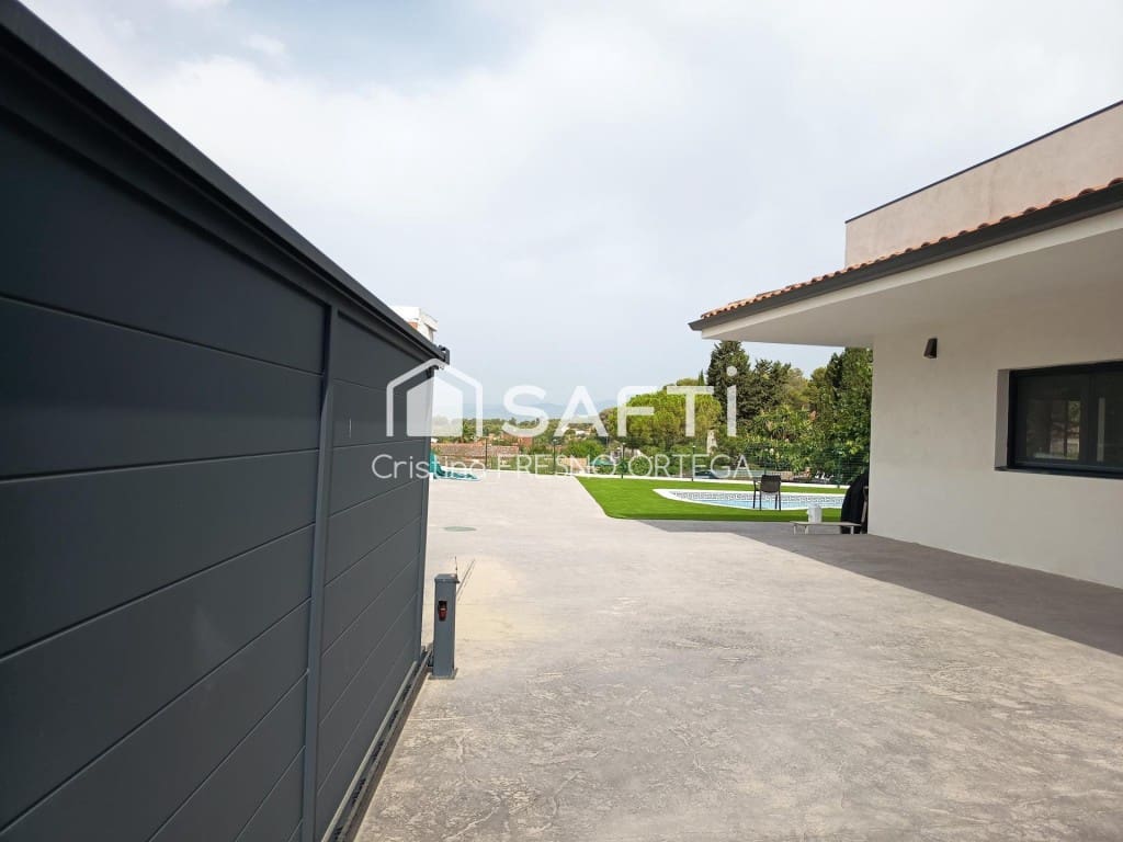 4 soverom Villa til salgs i Els Pallaresos med svømmebasseng garasje - € 548 000 (Ref: 9975030)