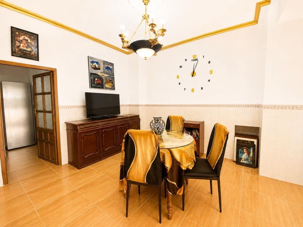 6 bedroom Finca/Country House for sale in Alcala la Real - € 79,000 (Ref: 9975031)