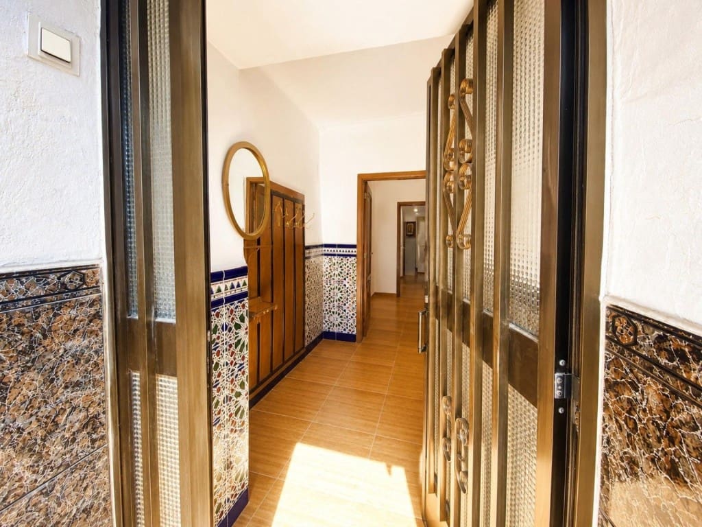 6 bedroom Finca/Country House for sale in Alcala la Real - € 79,000 (Ref: 9975031)