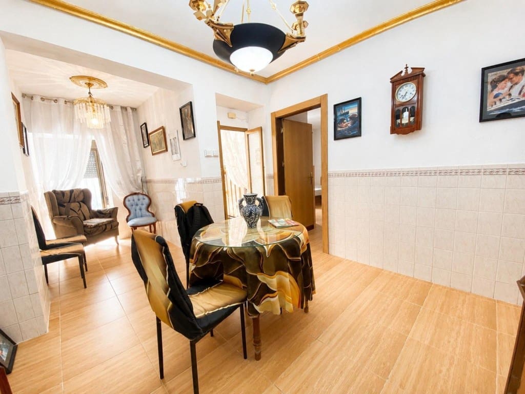 6 bedroom Finca/Country House for sale in Alcala la Real - € 79,000 (Ref: 9975031)