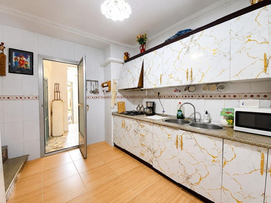 6 bedroom Finca/Country House for sale in Alcala la Real - € 79,000 (Ref: 9975031)