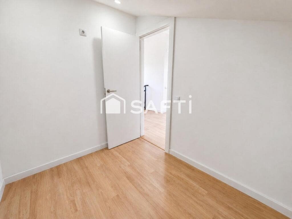 3 bedroom Flat for sale in Manresa - € 210,000 (Ref: 9975036)