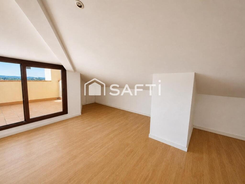3 bedroom Flat for sale in Manresa - € 210,000 (Ref: 9975036)