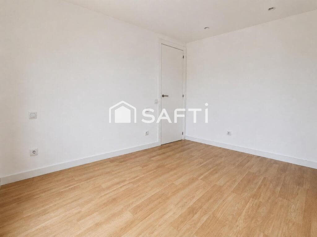 Piso de 3 habitaciones en Manresa en venta - 210.000 € (Ref: 9975036)