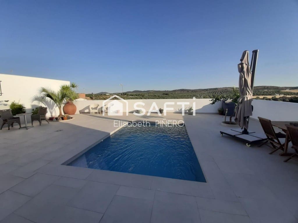 5 soverom Rekkehus til salgs i Zalamea de la Serena med svømmebasseng garasje - € 230 000 (Ref: 9977007)