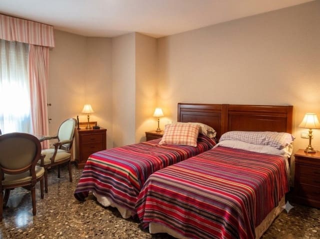 4 sovrum Lägenhet till salu i Trinitat, Valencia stad - 629 000 € (Ref: 9978515)