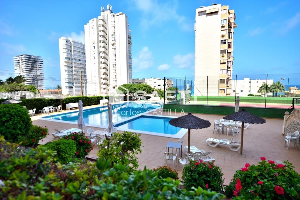2 bedroom Apartment for sale in Alicante / Alacant city with pool - € 249,000 (Ref: 9983765)