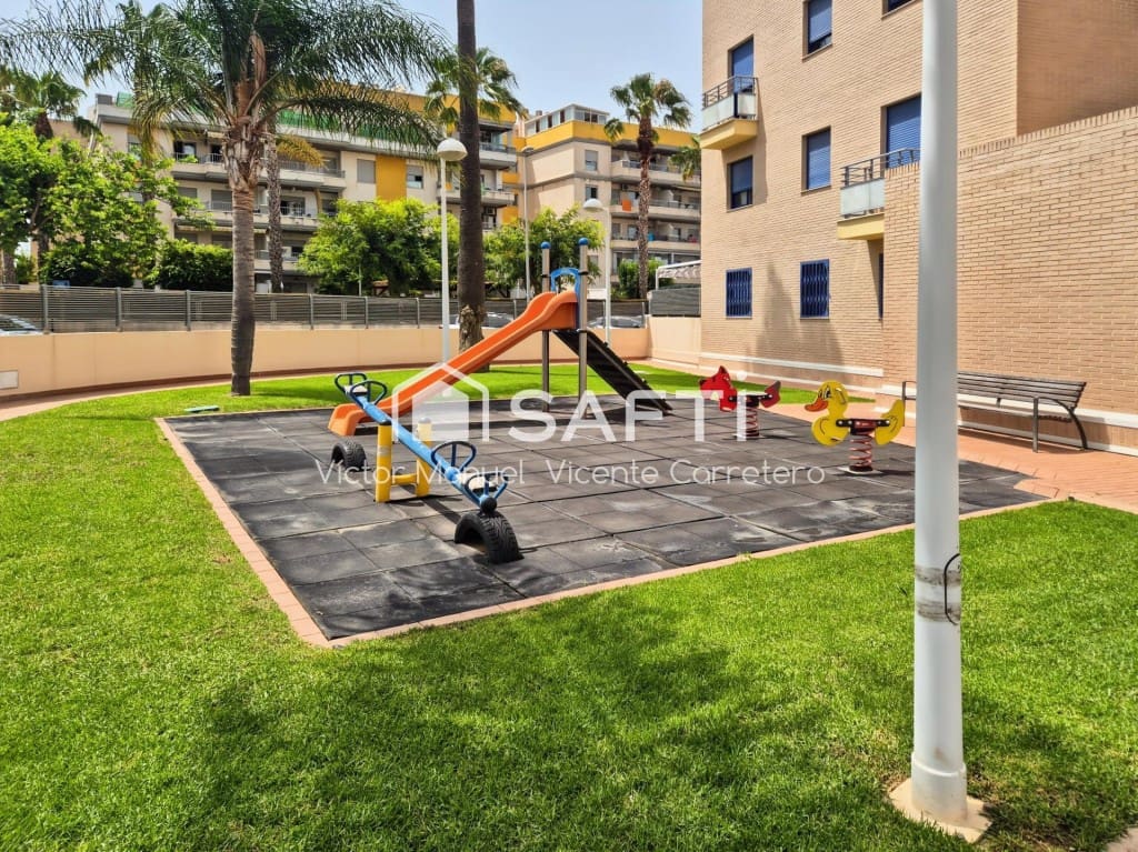 3 makuuhuone Kattohuoneisto myytävänä paikassa Canet d'En Berenguer mukana uima-altaan - 330 000 € (Ref: 9983769)