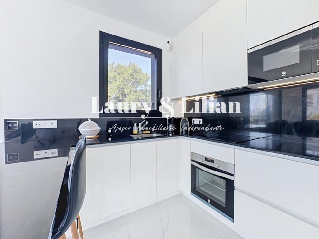 3 soverom Villa til salgs i Roses med garasje - € 437 000 (Ref: 9984576)