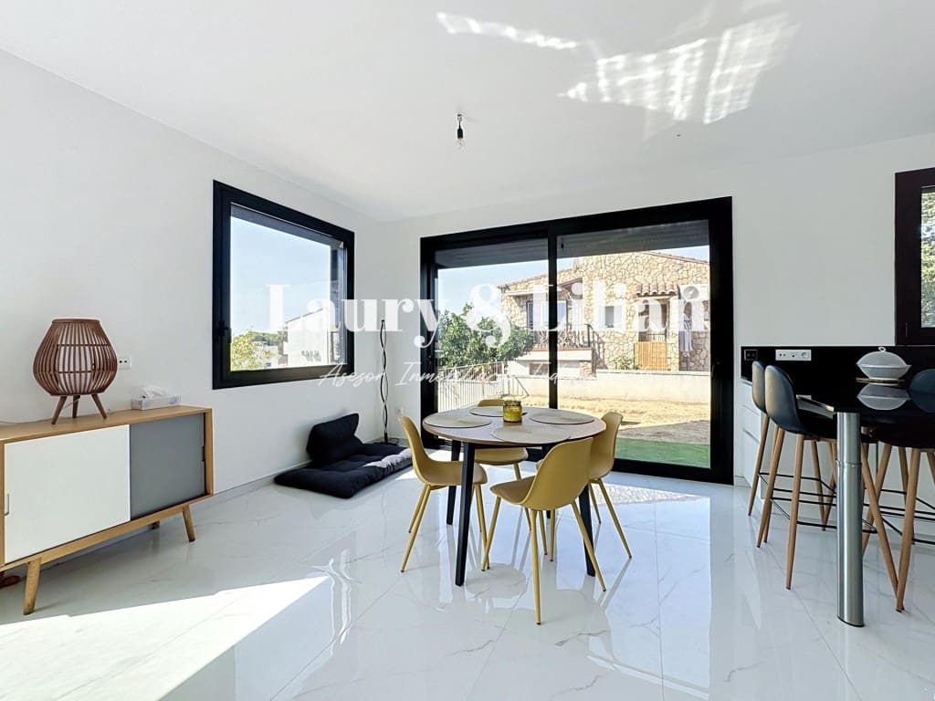 3 soverom Villa til salgs i Roses med garasje - € 437 000 (Ref: 9984576)