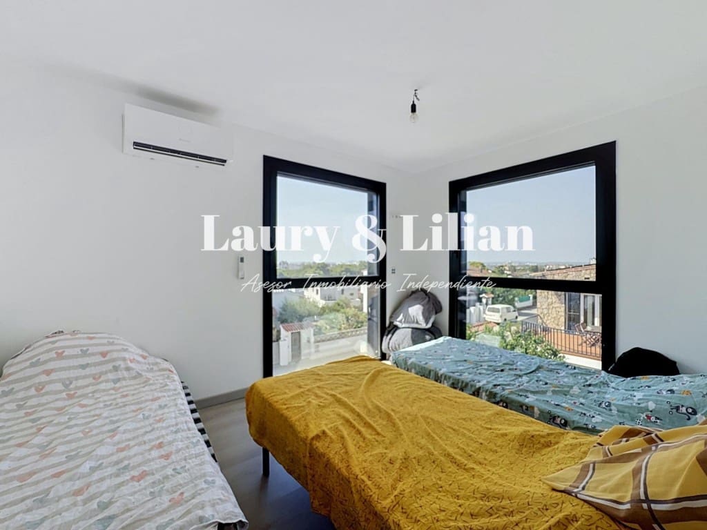 3 soverom Villa til salgs i Roses med garasje - € 437 000 (Ref: 9984576)