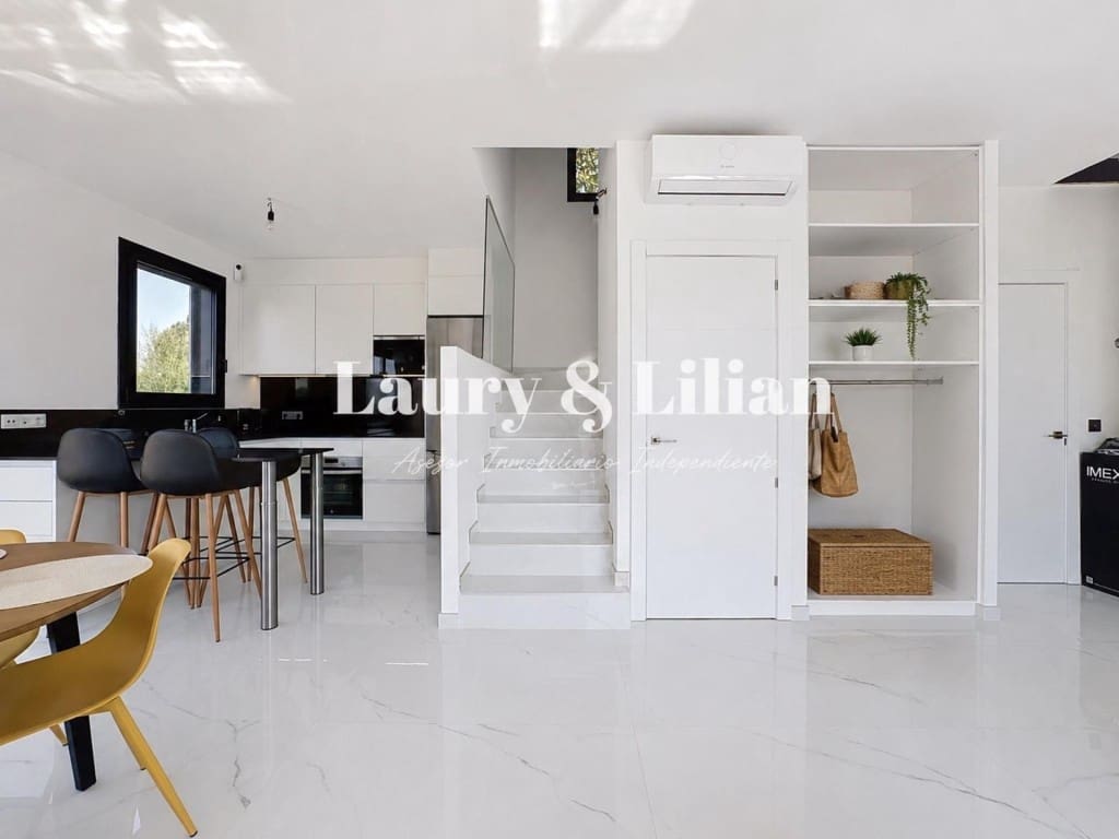 3 soverom Villa til salgs i Roses med garasje - € 437 000 (Ref: 9984576)