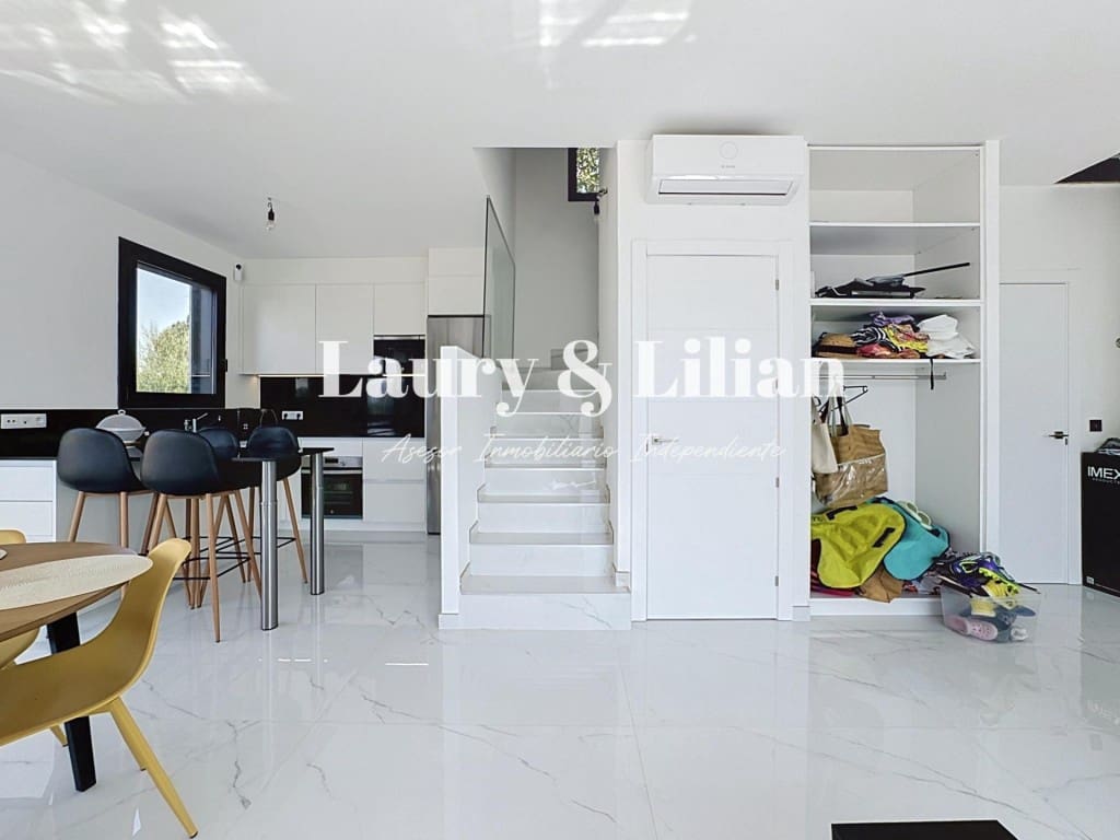 3 soverom Villa til salgs i Roses med garasje - € 437 000 (Ref: 9984576)
