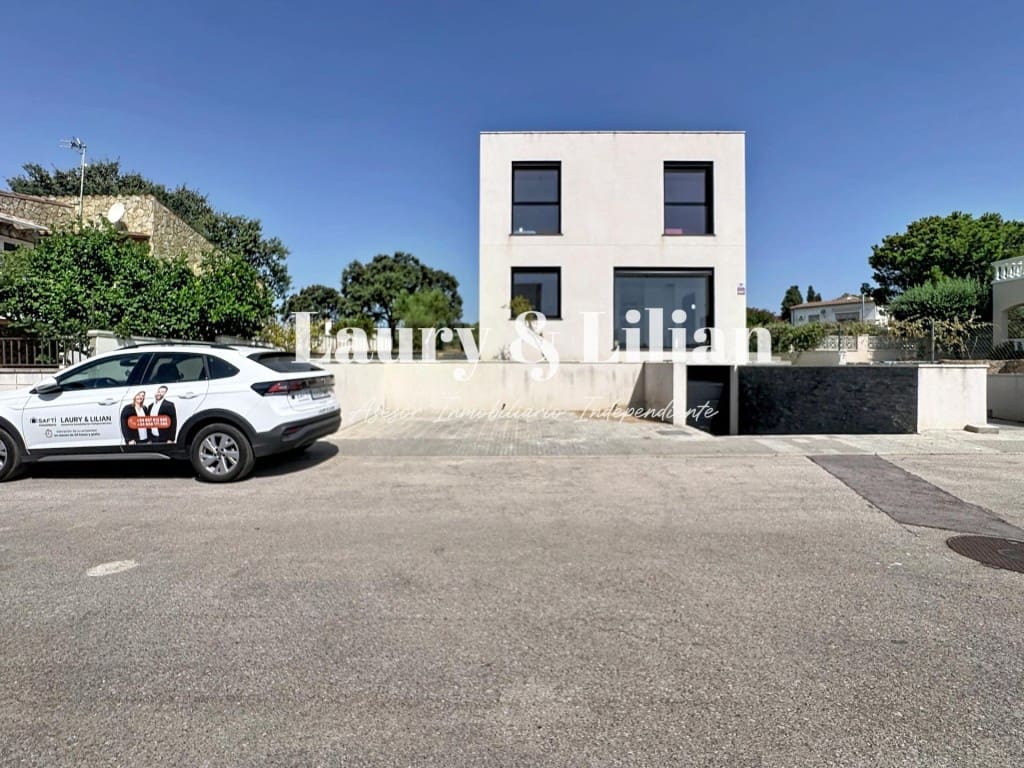 3 soverom Villa til salgs i Roses med garasje - € 437 000 (Ref: 9984576)