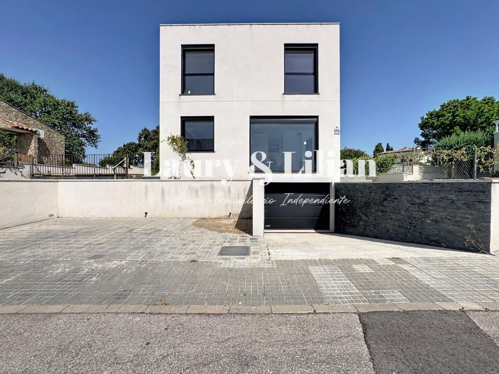 3 soverom Villa til salgs i Roses med garasje - € 437 000 (Ref: 9984576)